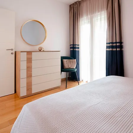 Two Bedroom Karmen With Pool Sinj