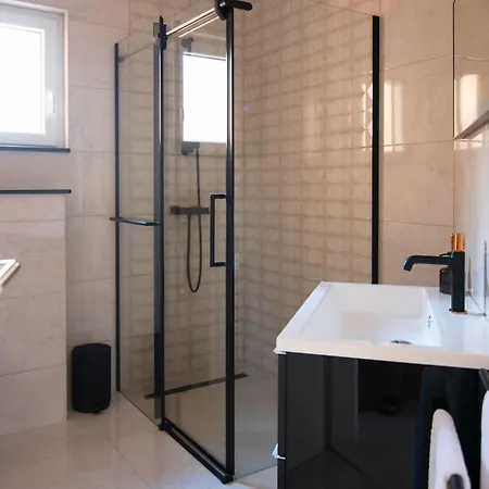 Two Bedroom Karmen With Pool דירה *