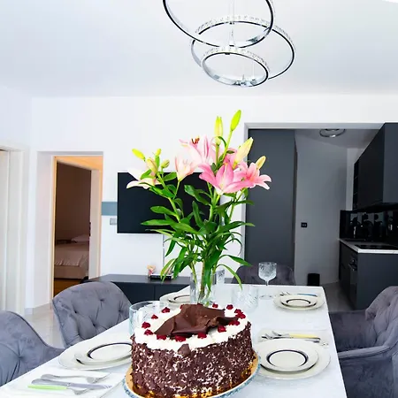 Apartment Two Bedroom Karmen With Pool