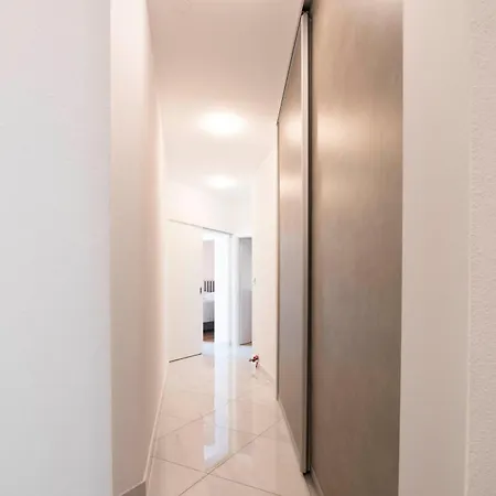 Two Bedroom Karmen With Pool דירה *