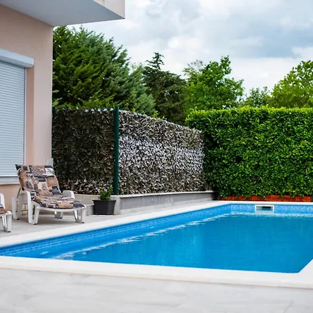 דירה Two Bedroom Karmen With Pool סיני