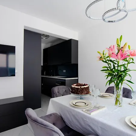 Two Bedroom Karmen With Pool *