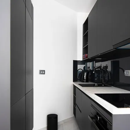 Two Bedroom Karmen With Pool דירה