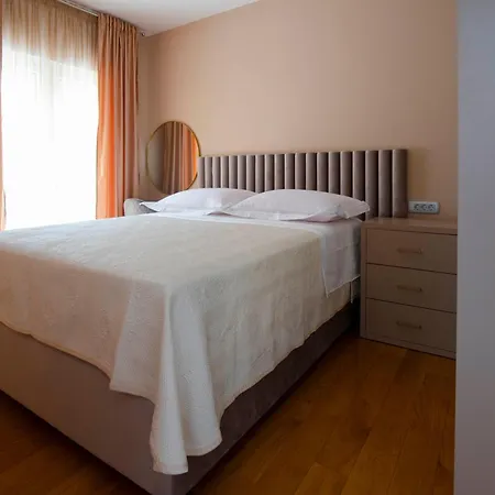 Two Bedroom Karmen With Pool דירה *