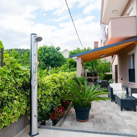 Two Bedroom Karmen With Pool דירה *