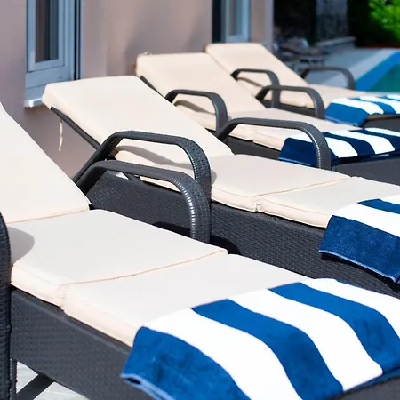Two Bedroom Karmen With Pool Sinj