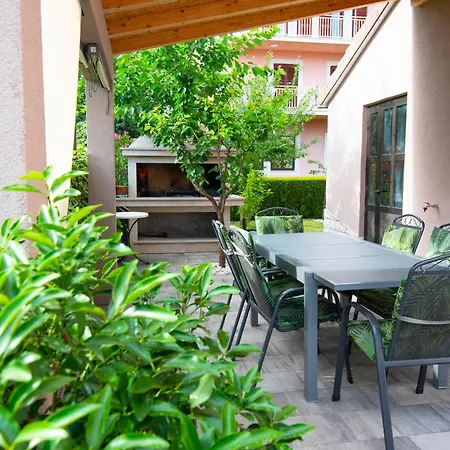 דירה Two Bedroom Karmen With Pool *